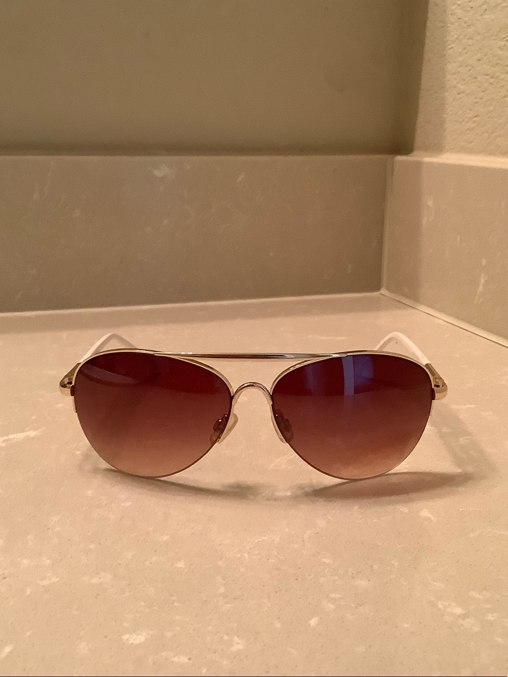 Women’s Steve Madden Aviator Sunglasses Gold Frame White Arms